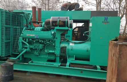 淄博发电机组如何判断水冷式机油散热器内部是否需要清洗？